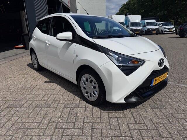 Toyota AYGO 1.0 VVT-i x-Play Navi | Airco | Achteruitrijcamera | Bluet