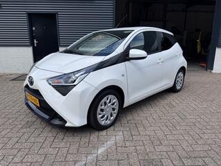 toyota-aygo-1.0-vvt-i-x-play-navi-