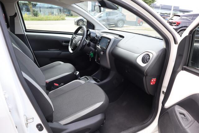 Toyota AYGO 1.0 VVT-i x-joy Automaat Camera/Apple/ClimateControl/LM velgen