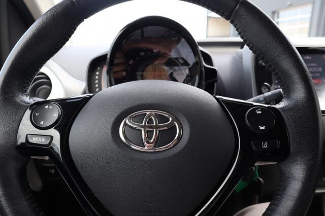 Toyota AYGO 1.0 VVT-i x-joy Automaat Camera/Apple/ClimateControl/LM velgen