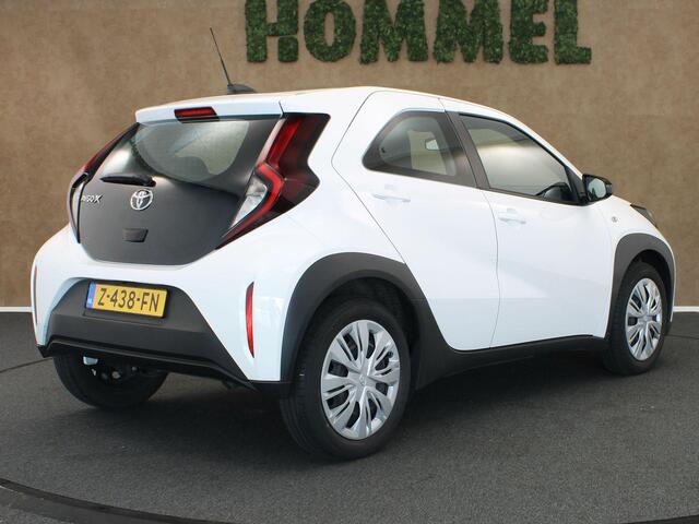 Toyota AYGO X 1.0 VVT-i MT Play - ORIGINEEL NEDERLANDSE AUTO - AIRCO - ADAPTIEVE CRUISE CONTROL - ACHTERUITRIJCAMERA - BLUETOOTH - LICHTSENSOR - DAB RADIO