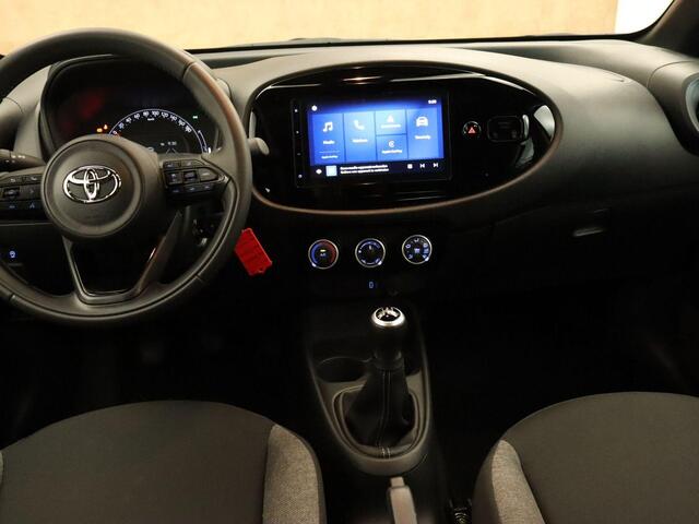 Toyota AYGO X 1.0 VVT-i MT Play - ORIGINEEL NEDERLANDSE AUTO - AIRCO - ADAPTIEVE CRUISE CONTROL - ACHTERUITRIJCAMERA - BLUETOOTH - LICHTSENSOR - DAB RADIO