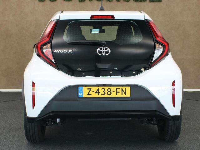 Toyota AYGO X 1.0 VVT-i MT Play - ORIGINEEL NEDERLANDSE AUTO - AIRCO - ADAPTIEVE CRUISE CONTROL - ACHTERUITRIJCAMERA - BLUETOOTH - LICHTSENSOR - DAB RADIO
