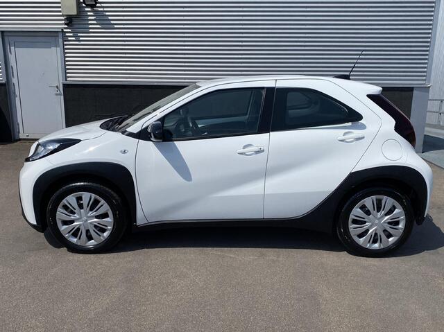 Toyota AYGO X 1.0 VVT-i MT Play Rijklaar vanaf ¤19.850,- Nu tijdelijke voordeel van ¤1.400,-