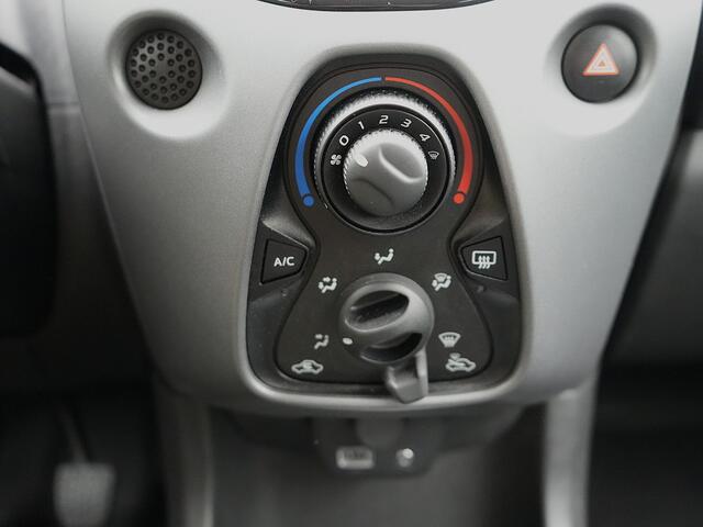 Toyota AYGO 1.0 VVT-i x-play