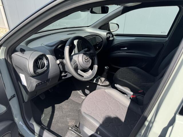 Toyota AYGO X 1.0 VVT-i MT Envy | Parkeersensor V+A | 10.5" multimedia | Draadloze telefoonlader |