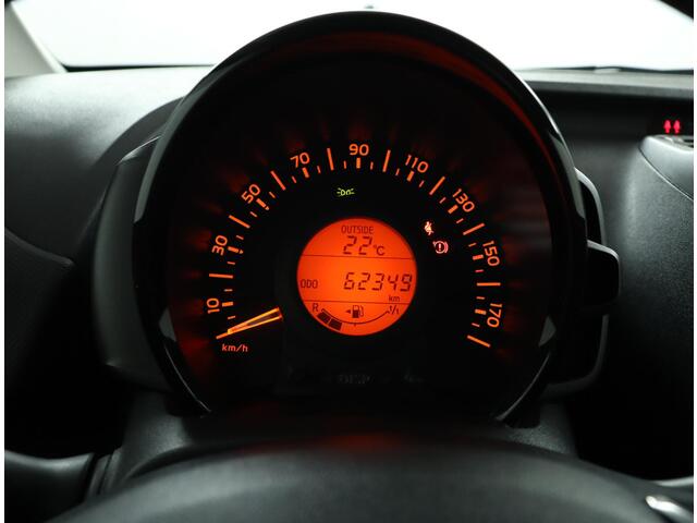 Toyota AYGO 1.0 VVT-i x-fun | Airconditioning | Bluetooth telefonie | CDV op afstand |