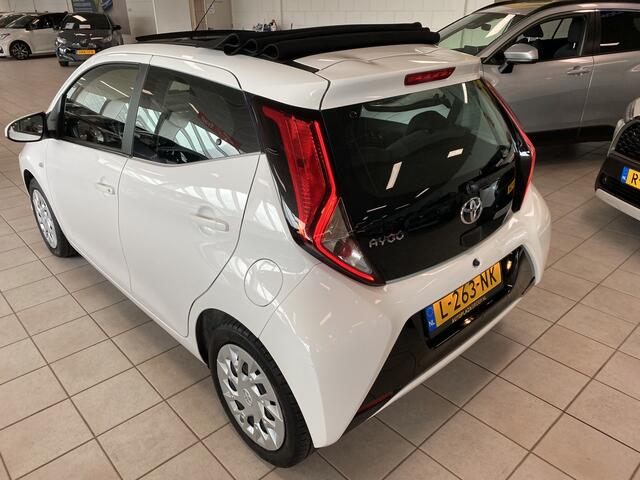Toyota AYGO 1.0 VVT-i x-play cabrio