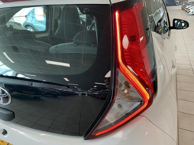 Toyota AYGO 1.0 VVT-i x-play cabrio