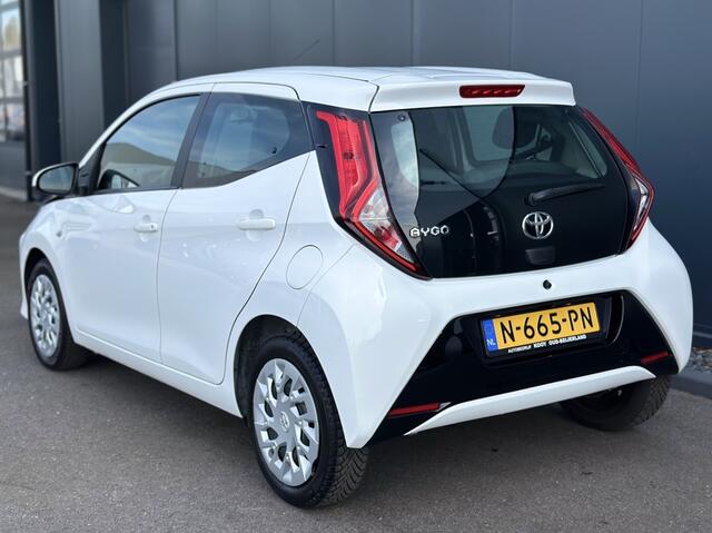 Toyota AYGO 1.0 VVT-i x-play / Carplay / Camera