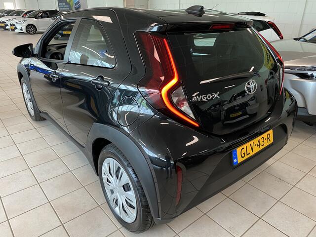 Toyota AYGO X 1.0 VVT-i MT Play