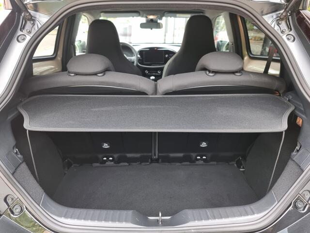 Toyota AYGO X 1.0 VVT-i | Bi-Tone | 2024 | Carplay | Camera | Slechts 8dkm | Nieuwstaat!