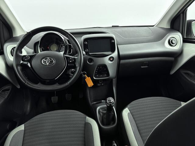Toyota AYGO 1.0 VVT-i X-Joy | Apple Carplay -/ Android Auto | Achteruitrij Camera | Lichtmetalen Velgen 15" |