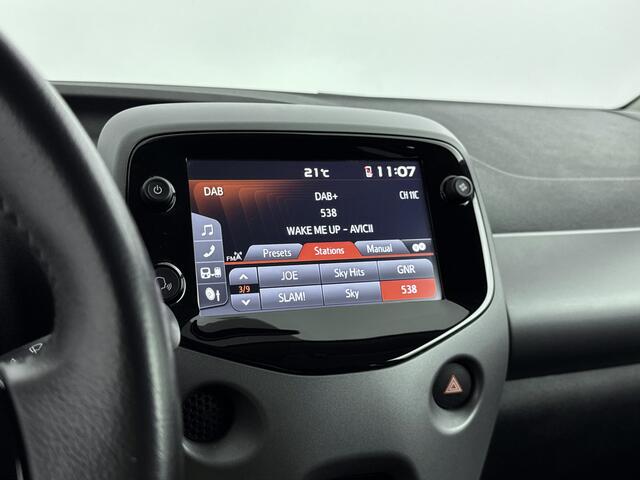 Toyota AYGO 1.0 VVT-i X-Joy | Apple Carplay -/ Android Auto | Achteruitrij Camera | Lichtmetalen Velgen 15" |