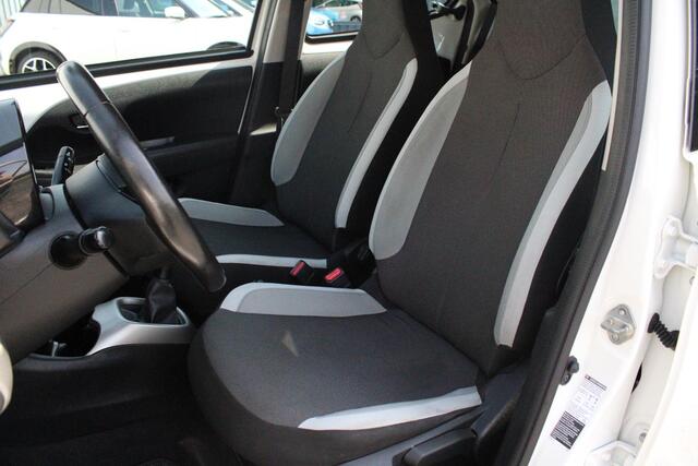 Toyota AYGO 1.0 VVT-i x-play Achteruitrijcamera, Airco, Bluetooth, Elektrische Ramen