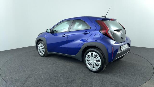 Toyota AYGO X 1.0 VVT-i MT Play / P.cam / All-season banden / Apple-Android auto
