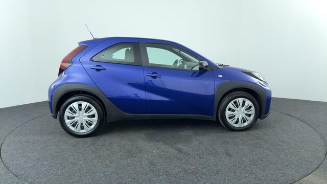 Toyota AYGO X 1.0 VVT-i MT Play / P.cam / All-season banden / Apple-Android auto