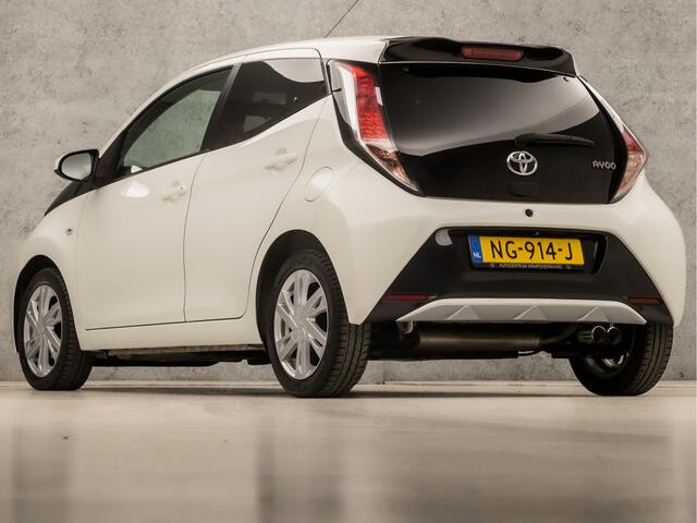 Toyota AYGO 1.0 VVT-i x-sport (APPLE CARPLAY, NAVIGATIE, CAMERA, SPORTSTOELEN, GETINT GLAS, CRUISE, LM VELGEN, ELEK RAMEN, NIEUWE APK, NIEUWSTAAT)