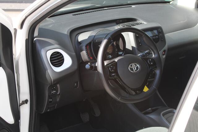 Toyota AYGO 1.0 VVT-i x-play - Airco - Automaat - Rijklaar