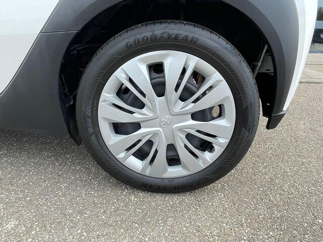 Toyota AYGO X 1.0 VVT-i MT Business