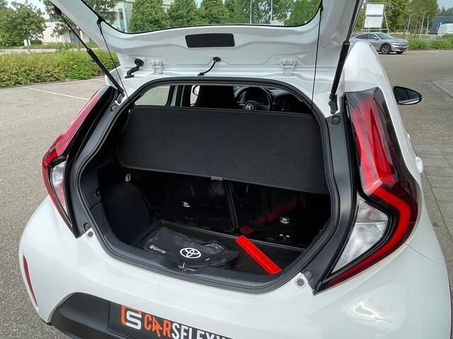 Toyota AYGO X 1.0 VVT-i MT Business