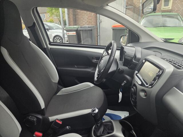 Toyota AYGO 1.0 VVT-i x-play