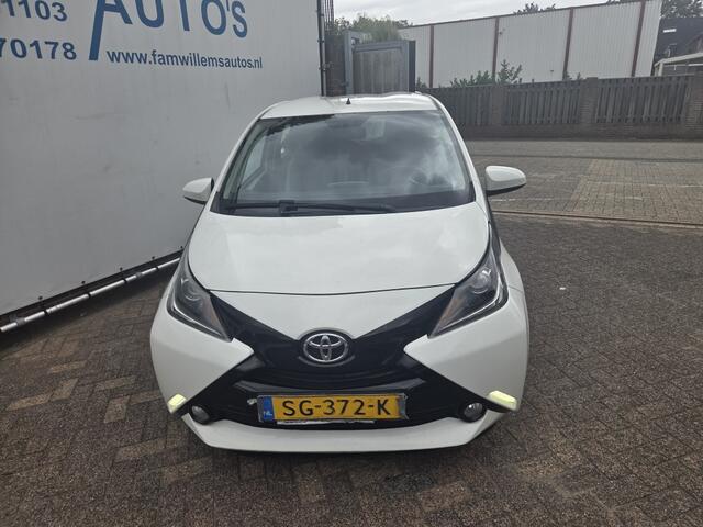 Toyota AYGO 1.0 VVT-i x-play