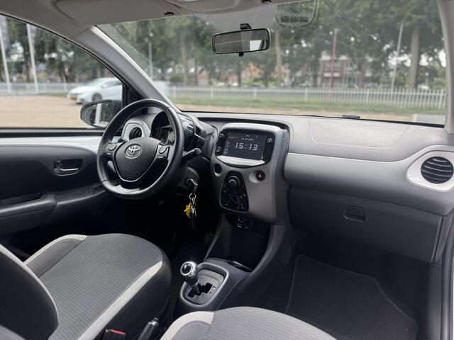 Toyota AYGO 1.0 VVT-i x-play Automaat Apple/Android, Camera, Airco, Lichtmetalen velgen , All-in Rijklaarprijs