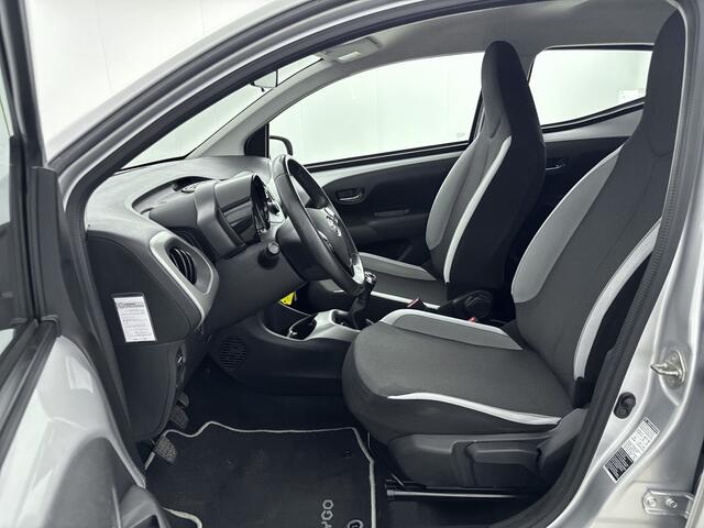 Toyota AYGO 1.0 VVT-i x-play Limited 5-Drs | Airco | Metallic Lak | 12 maanden BOVAG garantie |
