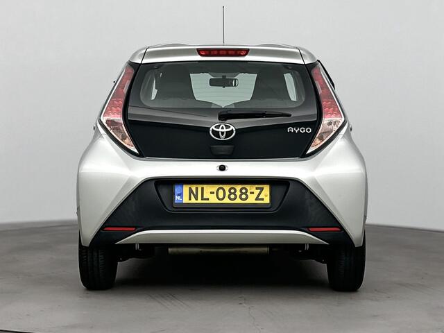 Toyota AYGO 1.0 VVT-i x-play Limited 5-Drs | Airco | Metallic Lak | 12 maanden BOVAG garantie |