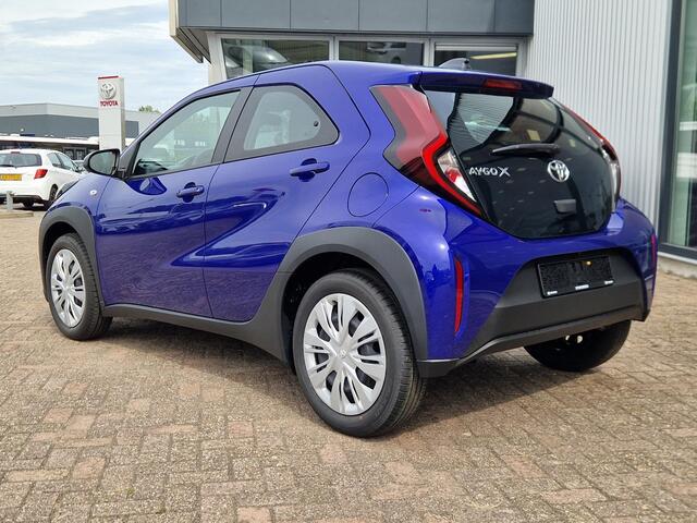 Toyota AYGO X 1.0 VVT-i MT Play Nieuw voertuig! Nu met ¤ 1.000,- inruilpremie