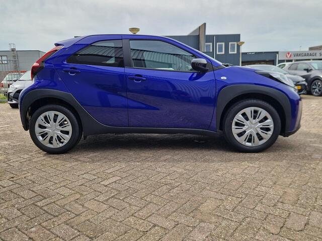 Toyota AYGO X 1.0 VVT-i MT Play Nieuw voertuig! Nu met ¤ 1.000,- inruilpremie