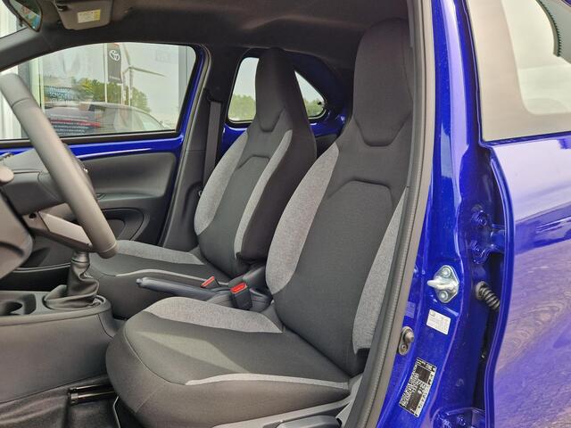 Toyota AYGO X 1.0 VVT-i MT Play Nieuw voertuig! Nu met ¤ 1.000,- inruilpremie