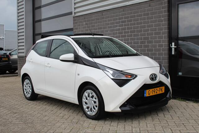 Toyota AYGO 1.0 VVT-i X-Play / Open dak / Carplay / Automaat