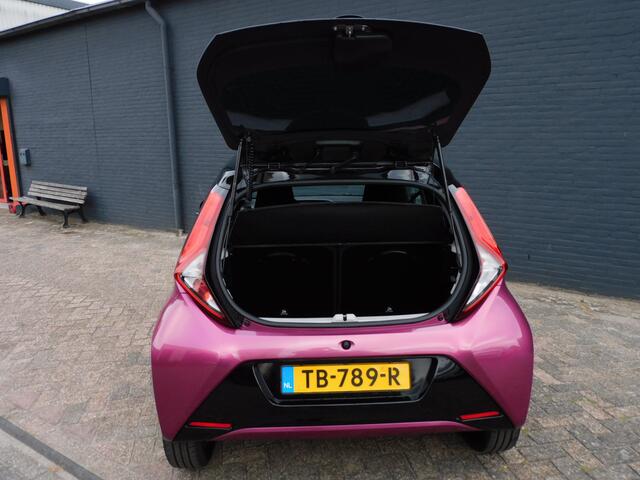 Toyota AYGO 1.0 VVT-i x-cite TOPSTAAT! CARPLAY/ANDROID! ACHTERUITRIJCAM! BLUETOOTH! CRUISE! AIRCO!LM VELGEN!