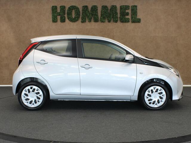 Toyota AYGO 1.0 VVT-i x-play limited - AIRCO - APPLE CARPLAY/ANDROID AUTO - BLUETOOTH TELEFOONVOORBEREIDING - ELEKTRISCHE RAMEN VOORZIJDE - LED DAGRIJVERLICHTING - MULTIFUNCTIONEEL STUURWIEL