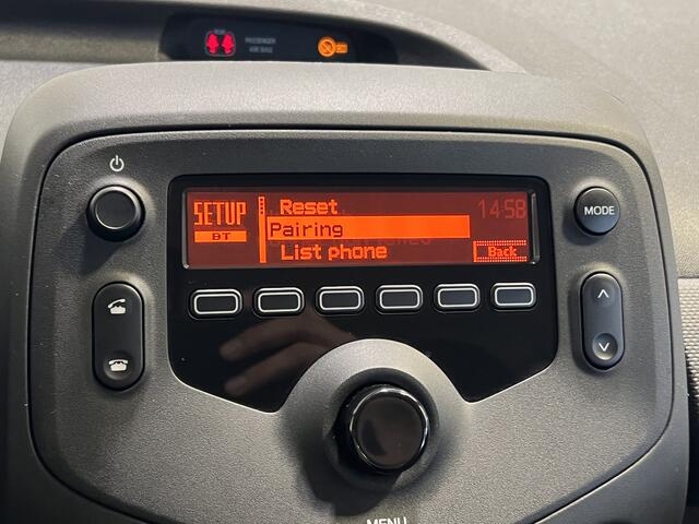 Toyota AYGO 1.0 VVT-i x-fun | Radio | Airco | Bluetooth | Elektrische Ramen Voor | Limiter |