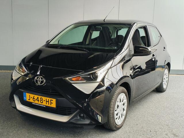 Toyota AYGO 1.0 VVT-i x-play AUTOMAAT uit 2020 Rijklaar + 12 maanden Bovag-garantie Henk Jongen Auto's in Helmond, al 50 jaar service zoals 't hoort!