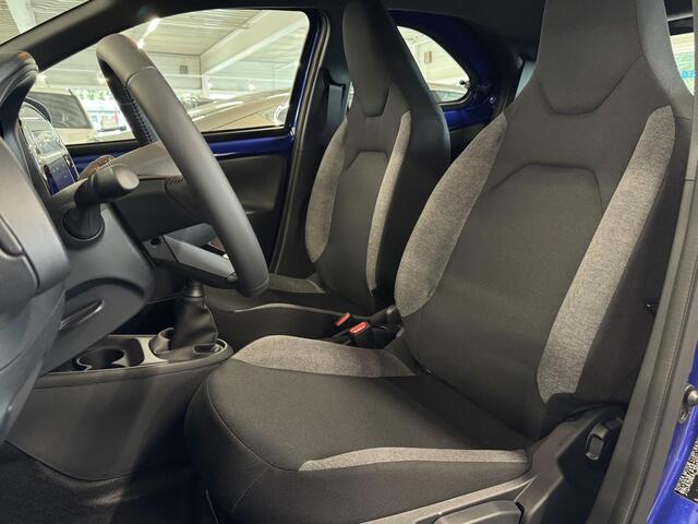 Toyota AYGO X 1.0 VVT-i MT Play | Airco | ACC | Camera | Stoelverwarming | DAB | ( Vesteging - Nieuwegein )