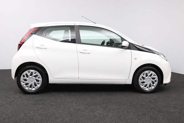 Toyota AYGO 1.0 VVT-i x-play
