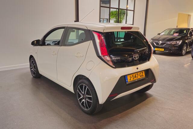 Toyota AYGO 1.0 VVT-i x-fun - Airco - LM velgen