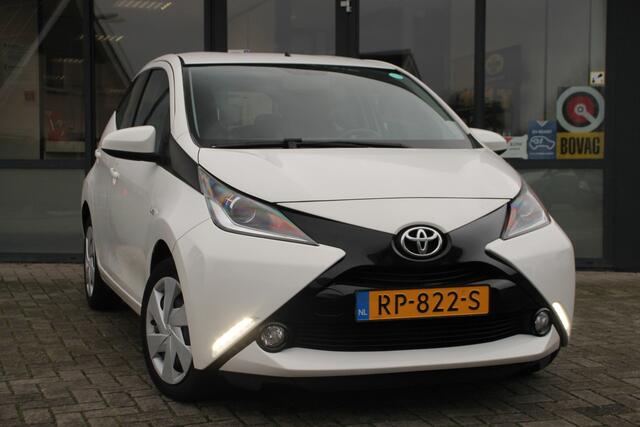Toyota AYGO 1.0 VVT-i x-play ? Navi ? Bluetooth ? AC ? Rijklaar ?
