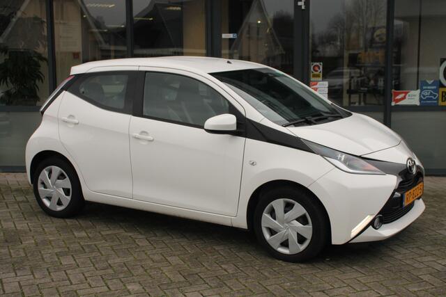 Toyota AYGO 1.0 VVT-i x-play ? Navi ? Bluetooth ? AC ? Rijklaar ?
