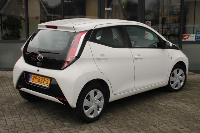 Toyota AYGO 1.0 VVT-i x-play ? Navi ? Bluetooth ? AC ? Rijklaar ?