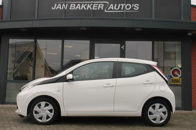 Toyota AYGO 1.0 VVT-i x-play ? Navi ? Bluetooth ? AC ? Rijklaar ?