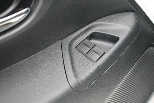 Toyota AYGO 1.0 VVT-i x-play ? Navi ? Bluetooth ? AC ? Rijklaar ?