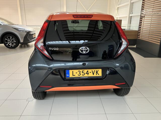 Toyota AYGO 1.0 VVT-i x-JBL | Apple Carplay | Dealeronderhouden | Climate Control |