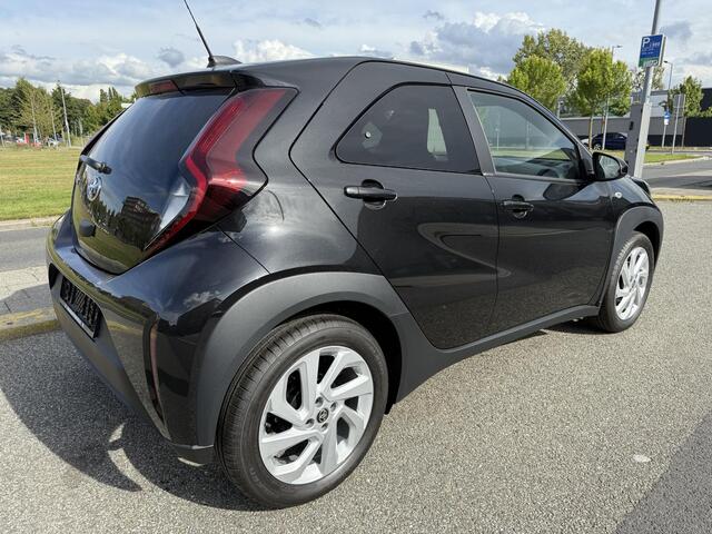 Toyota AYGO X 1.0 VVT-i MT Nieuw / 17'' LMV / Carplay / Stoelverwarming
