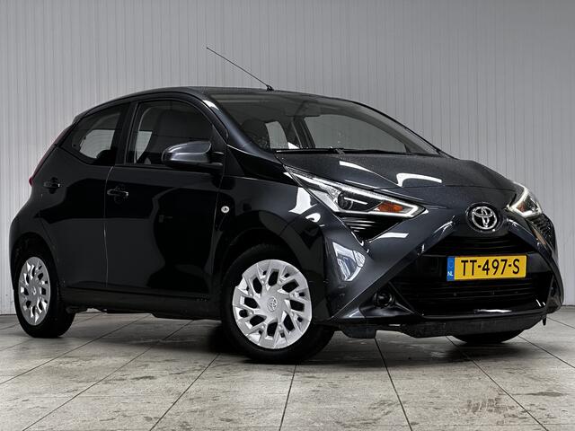 Toyota AYGO 1.0 VVT-i x-play/ Camera/ NAVI!/ Airco/ C.V. Afstand/ Elek. pakket/ Isofix/ Bluetooth/ Multi. LEDER. Stuur/ LED Dagrijverl.