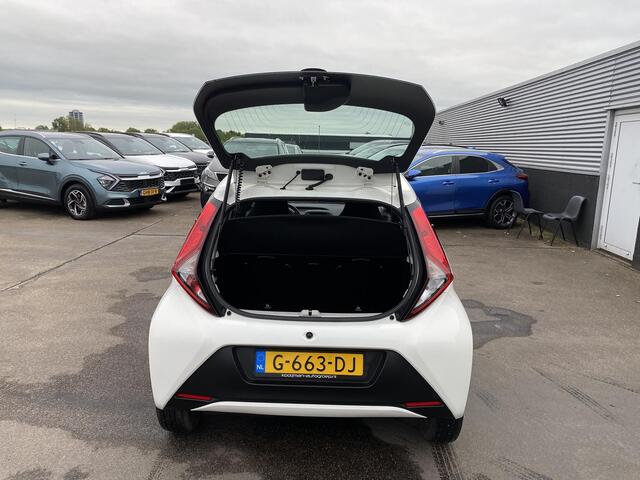 Toyota AYGO 1.0 VVT-i x-fun Lage KM stand, Bluetooth, airconditioning, start/stop systeem, centrale deurvergrendeling, achterbank neerklapbaar! BTW-auto